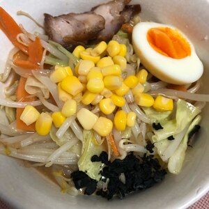 肉そぼろモヤシ味噌ラーメン